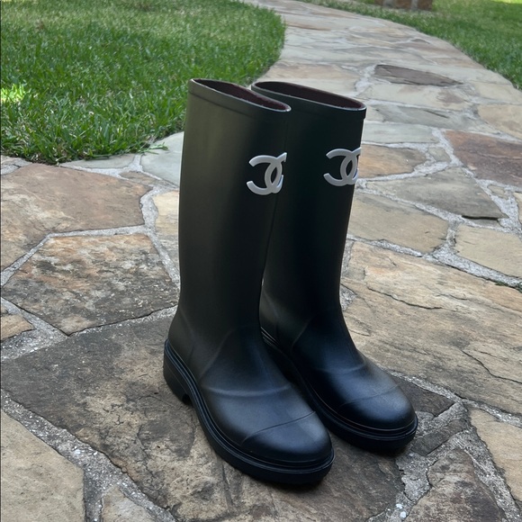 CHANEL Shoes - CHANEL Black and White Women's Rubber Rain Boots Wellies  7.5 size 38 Logo New